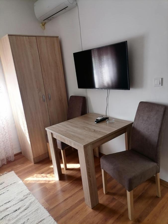 15 Apartment *