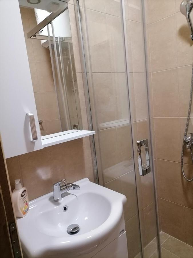 Apartment 15 *