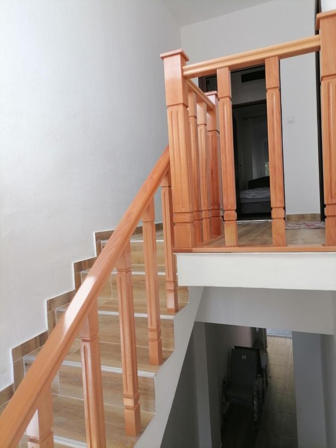 15 * Cetinje