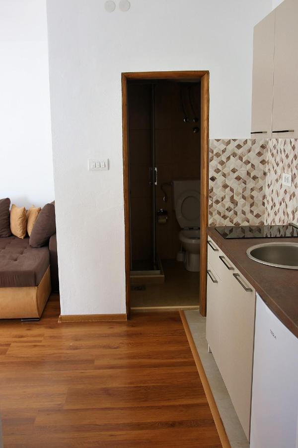 15 * Cetinje