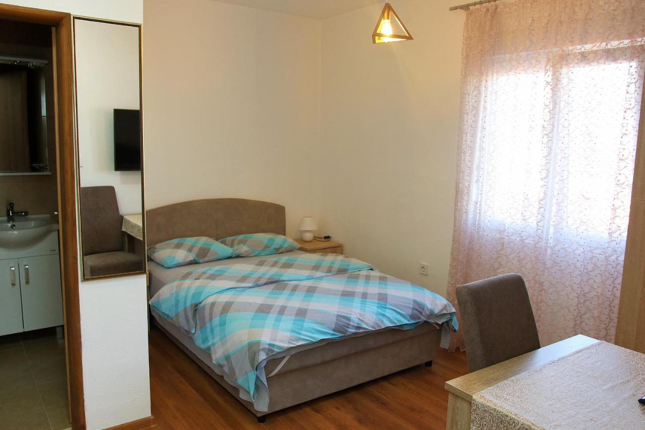 Apartment 15