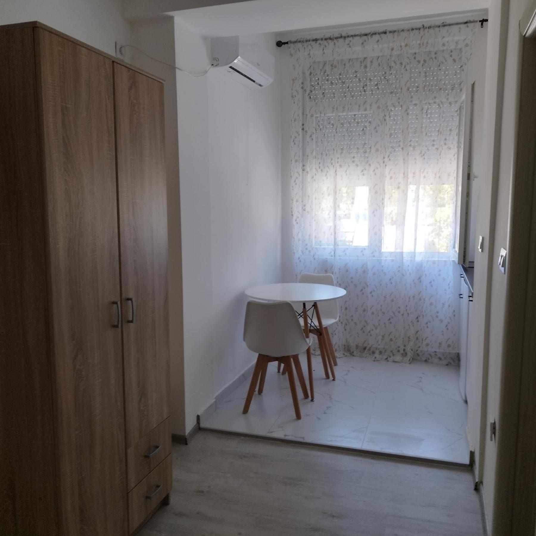 Apartment 15 *