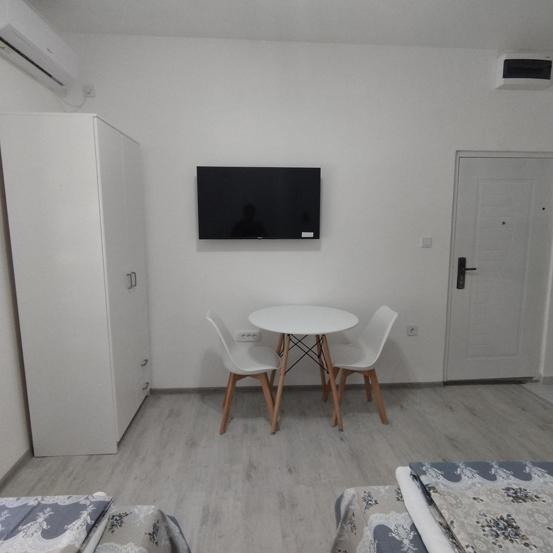 15 Apartment *