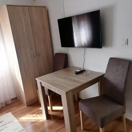 Apartmani 15 采蒂涅 外观 照片