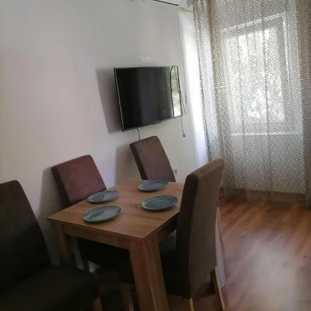 Apartmani 15 采蒂涅 外观 照片
