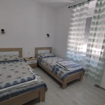 Apartmani 15 采蒂涅 外观 照片